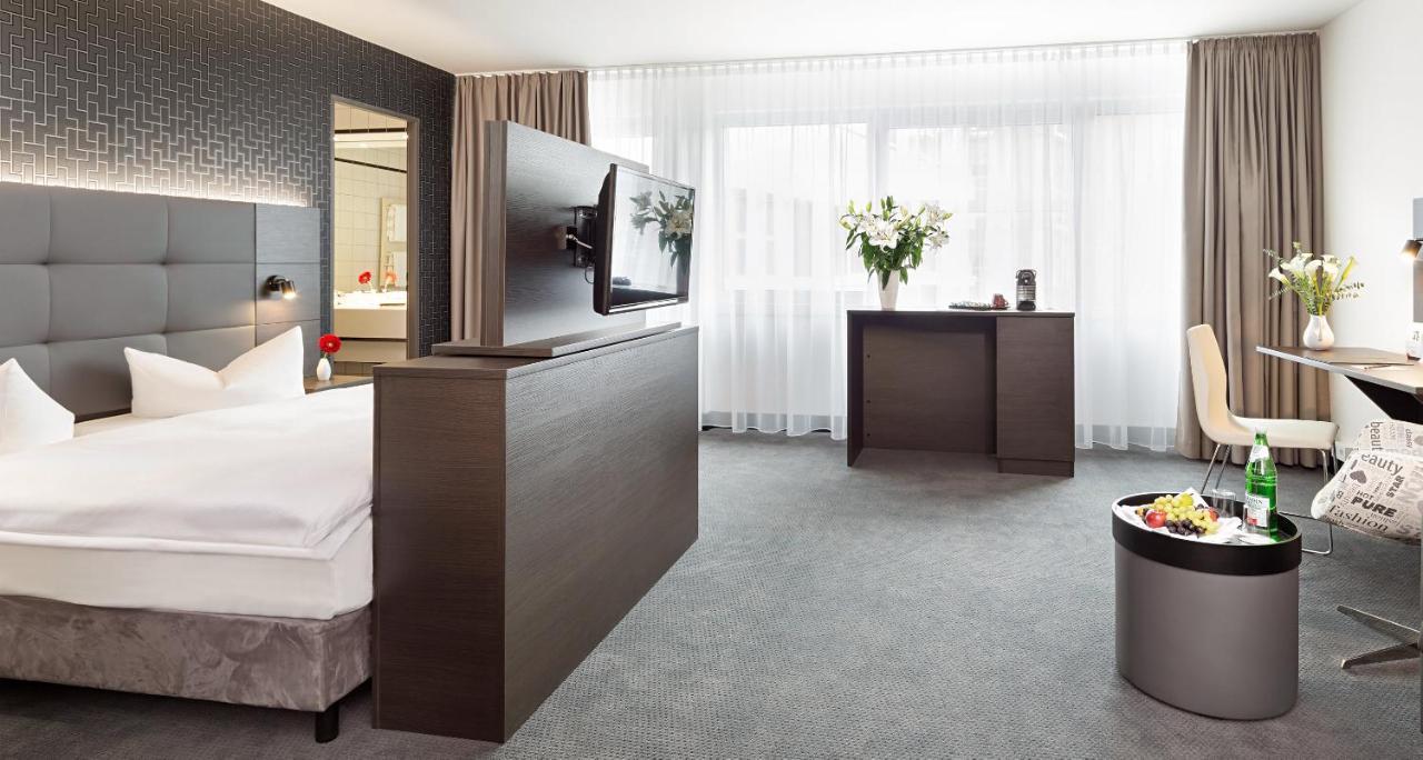 Victor's Residenz-Hotel Berlin Tegel Buitenkant foto