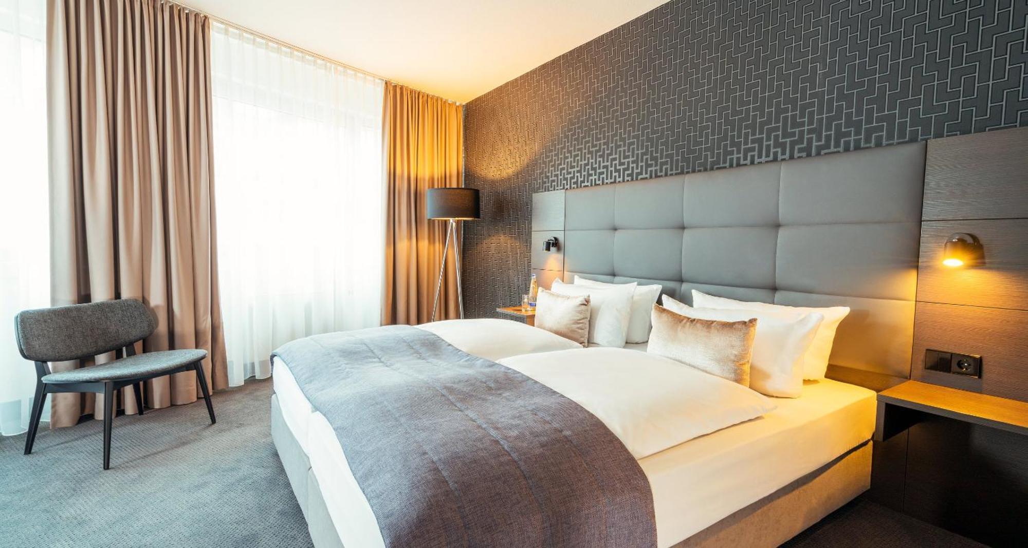 Victor's Residenz-Hotel Berlin Tegel Buitenkant foto